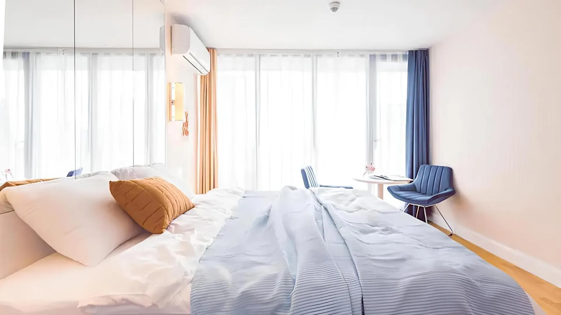 Orbi City Balcony With Sea View Batumi 0*,  Georgien